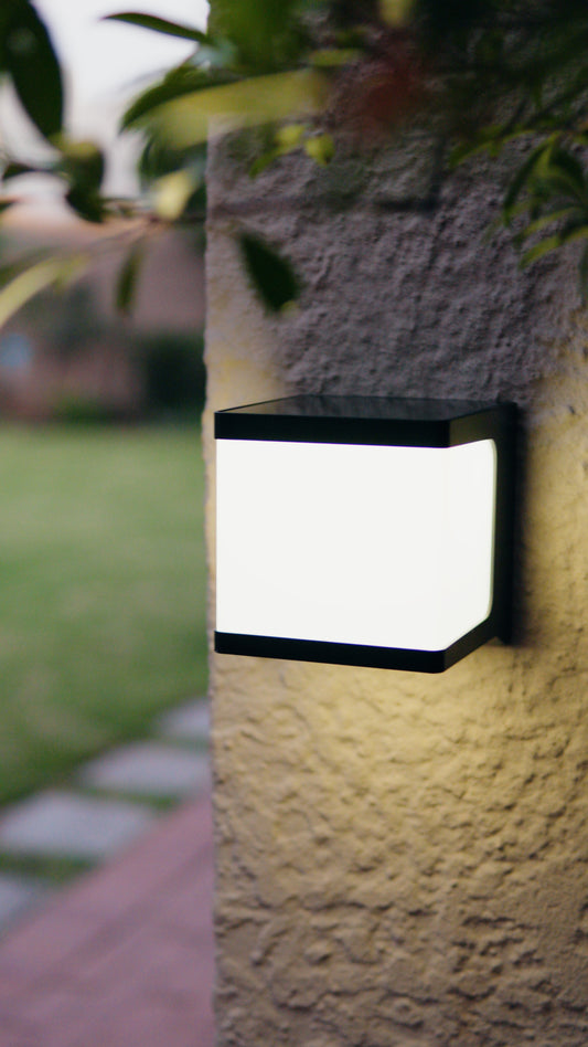 Limelight Cube Series Solar Wall Light
