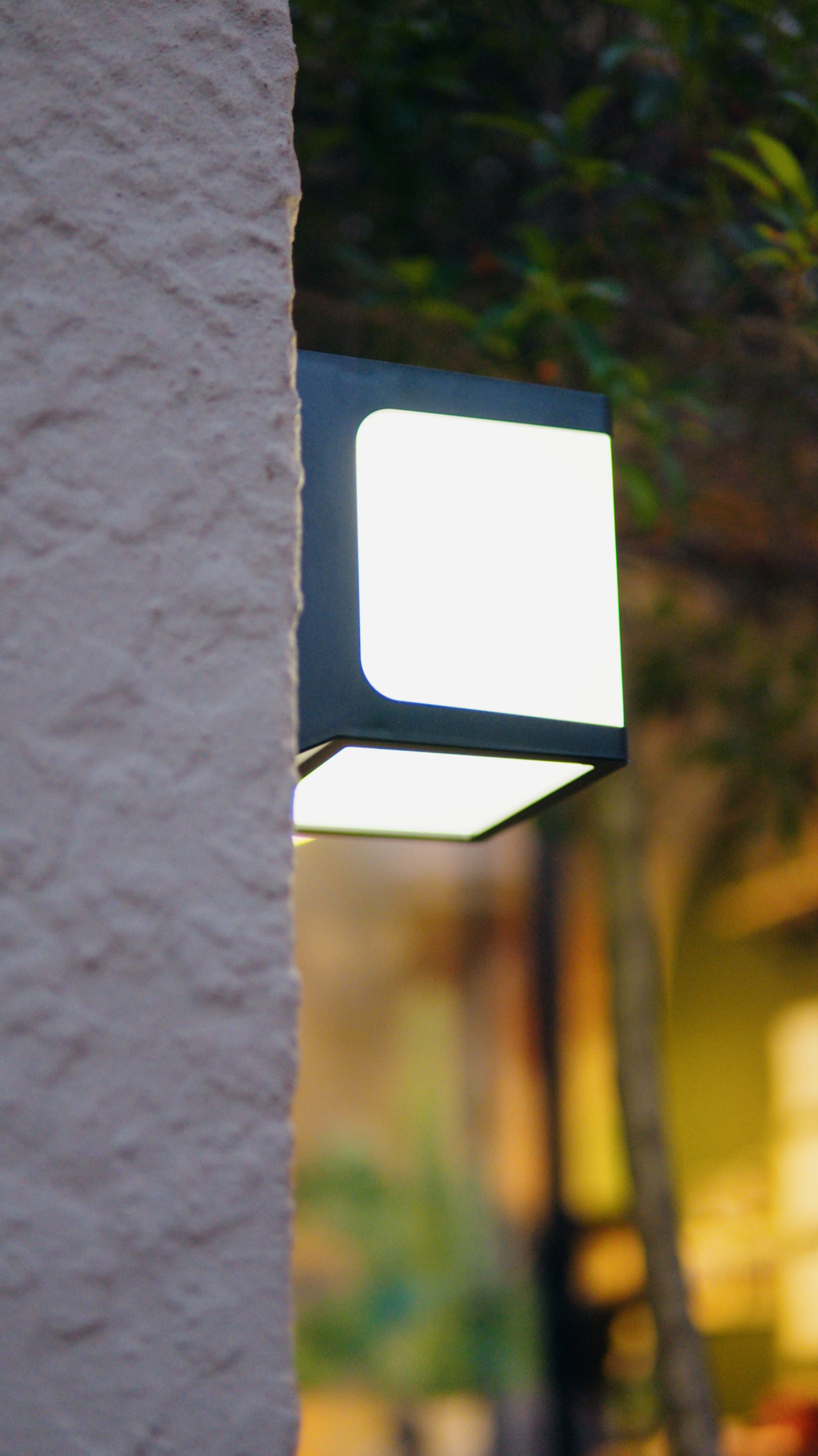 Limelight Cube Series Solar Wall Light
