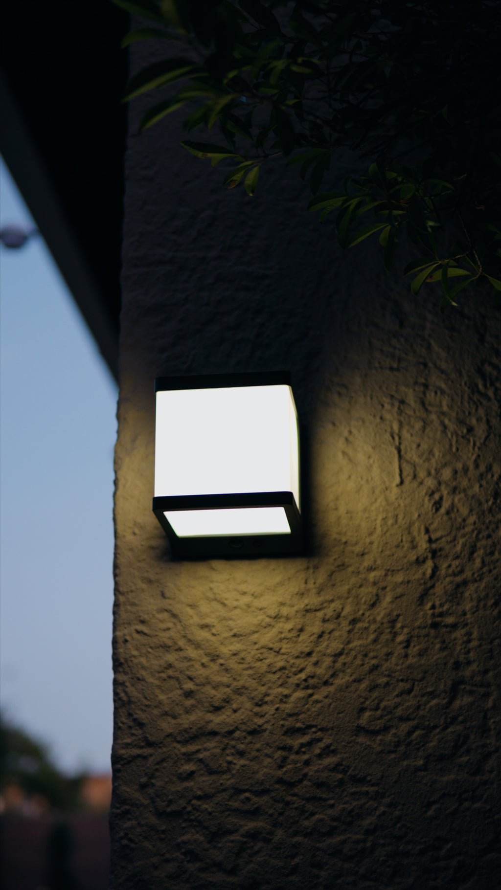 Limelight Cube Series Solar Wall Light