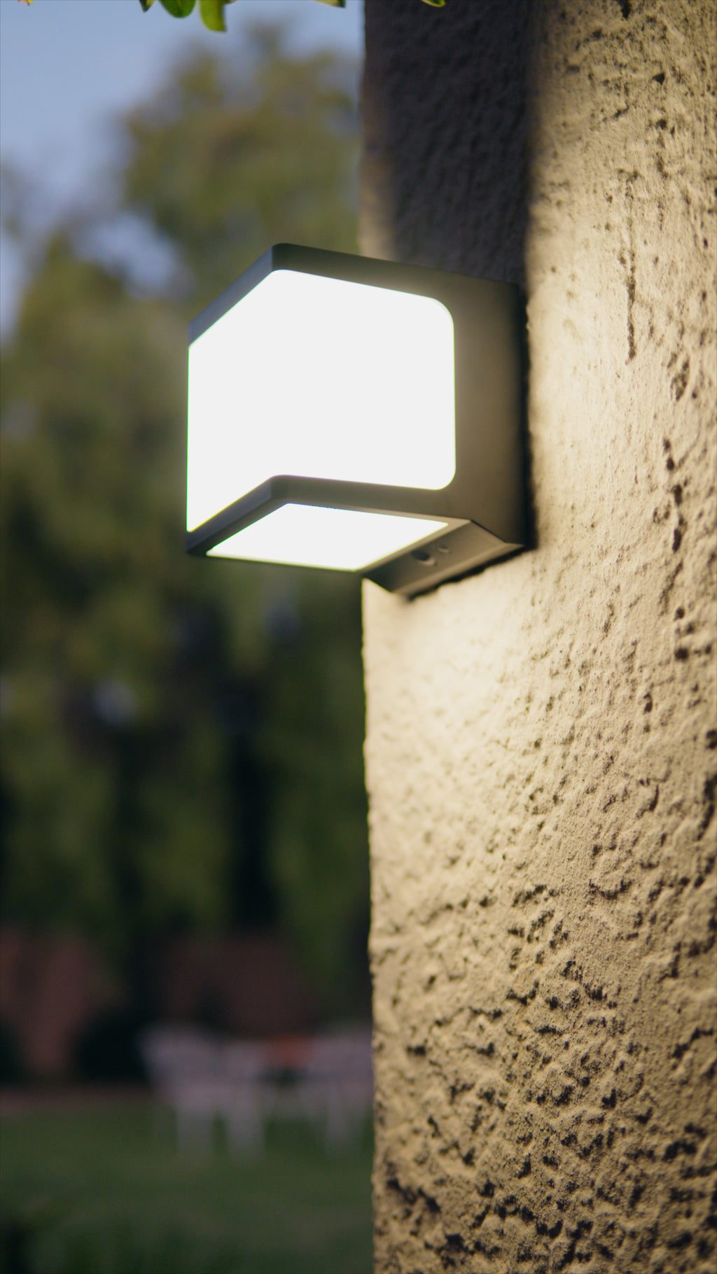 Limelight Cube Series Solar Wall Light