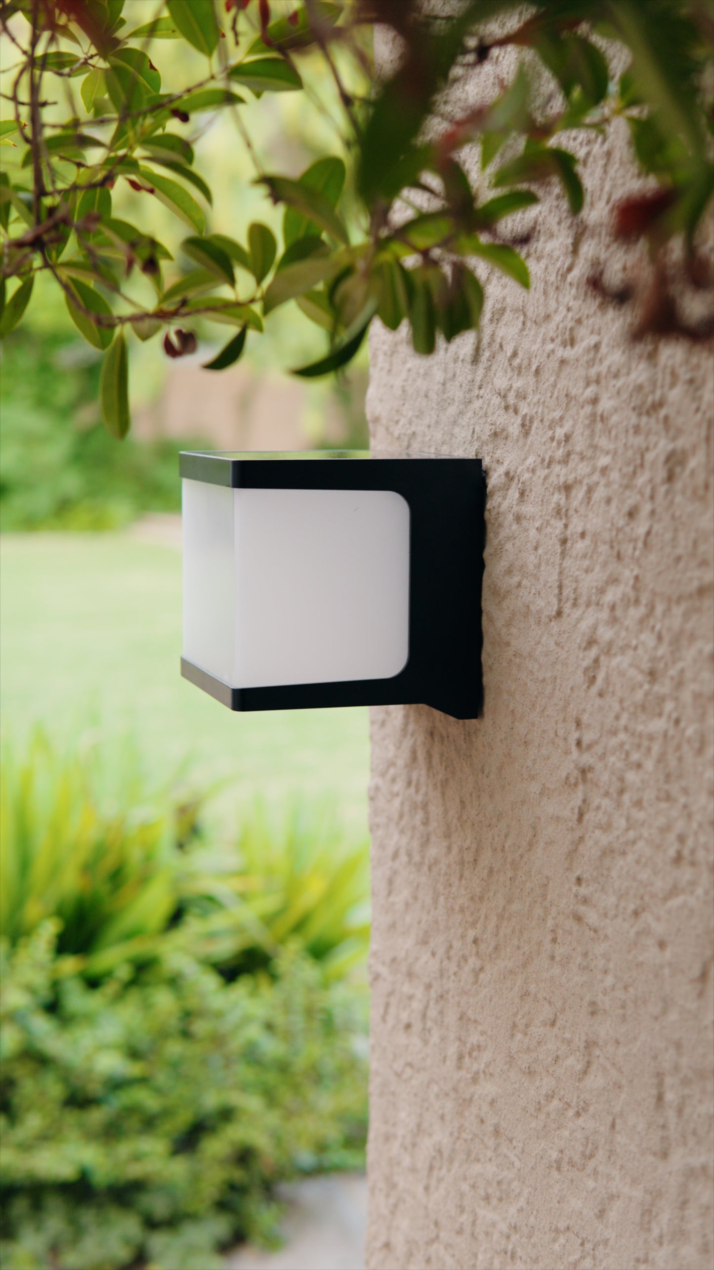 Limelight Cube Series Solar Wall Light