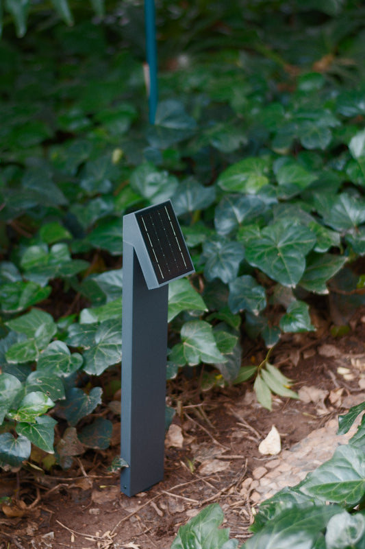 Limelight Flag Series Solar Garden and Lawn Light