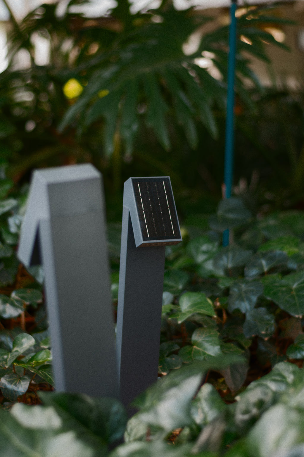 Limelight Flag Series Solar Garden Light